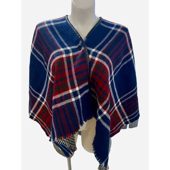 Reversible Shawl Herringbone One Side And Plaid On The Other Button Closure - Picture 2 of 9
